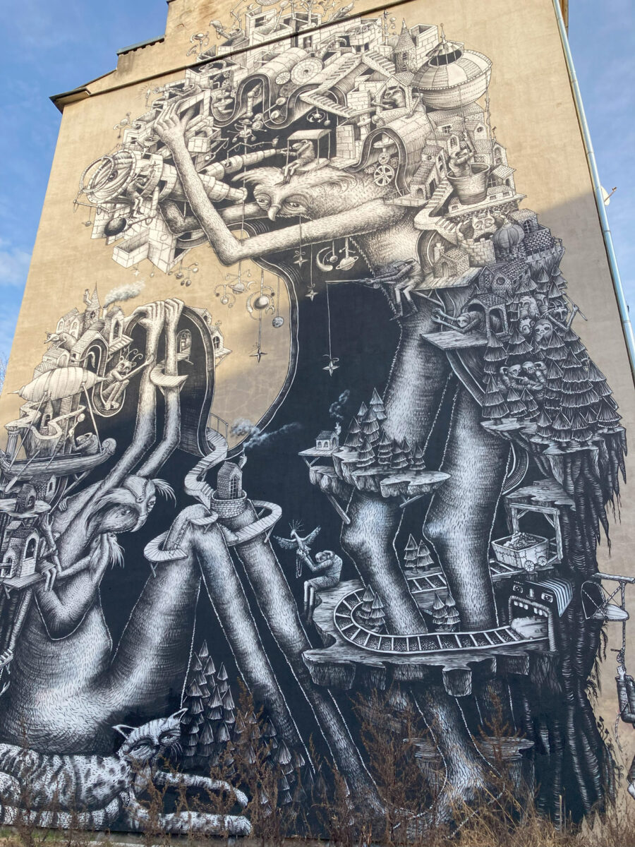 Art on a building in Praga District.