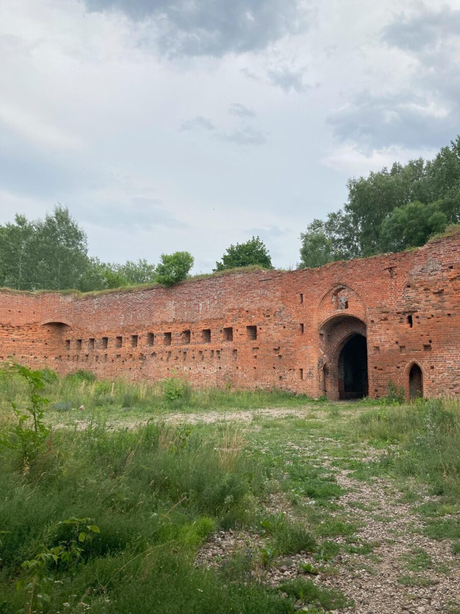 Kępa Bazarowa ruins