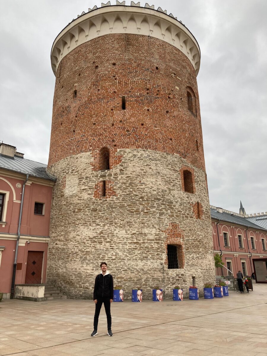 Poland Insiders writer Jeremy in front of the Castle in Lublin