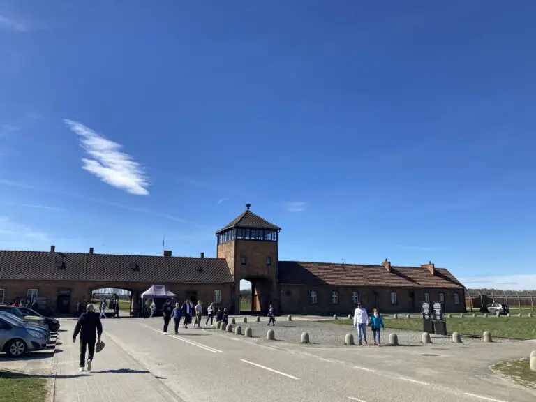 Kraków to Auschwitz: 5 Best Things to Know & Travel Info 